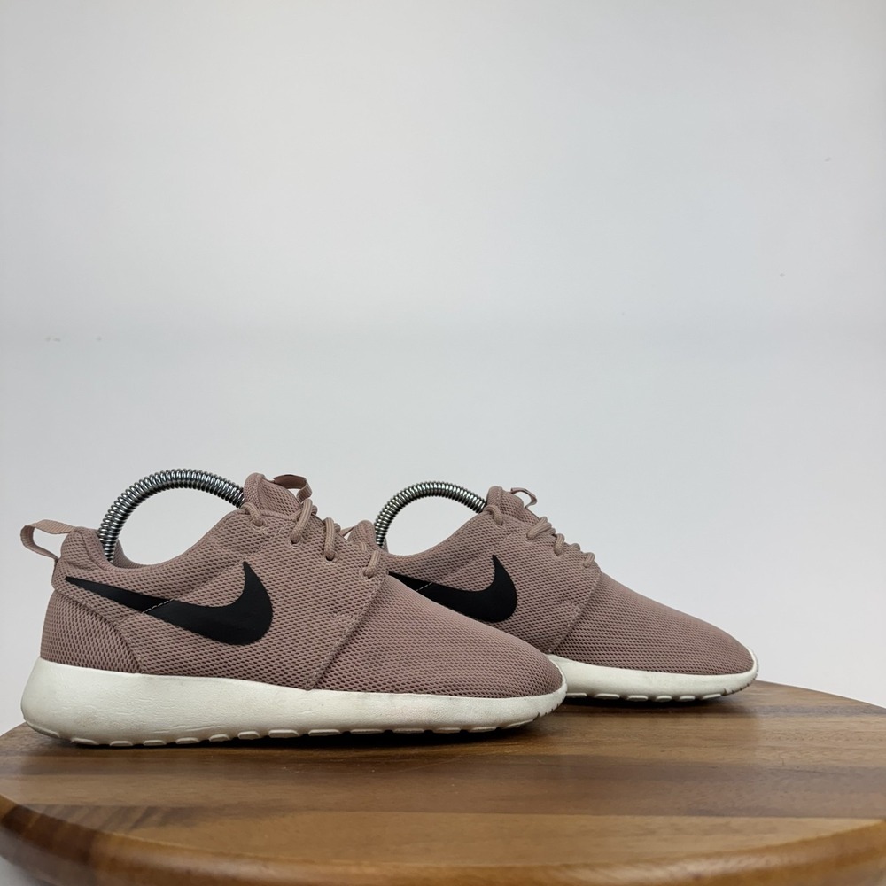 Womens Nike Roshe One Particle Pink Athletic Running Sneakers Shoes Size 6 M GUC
